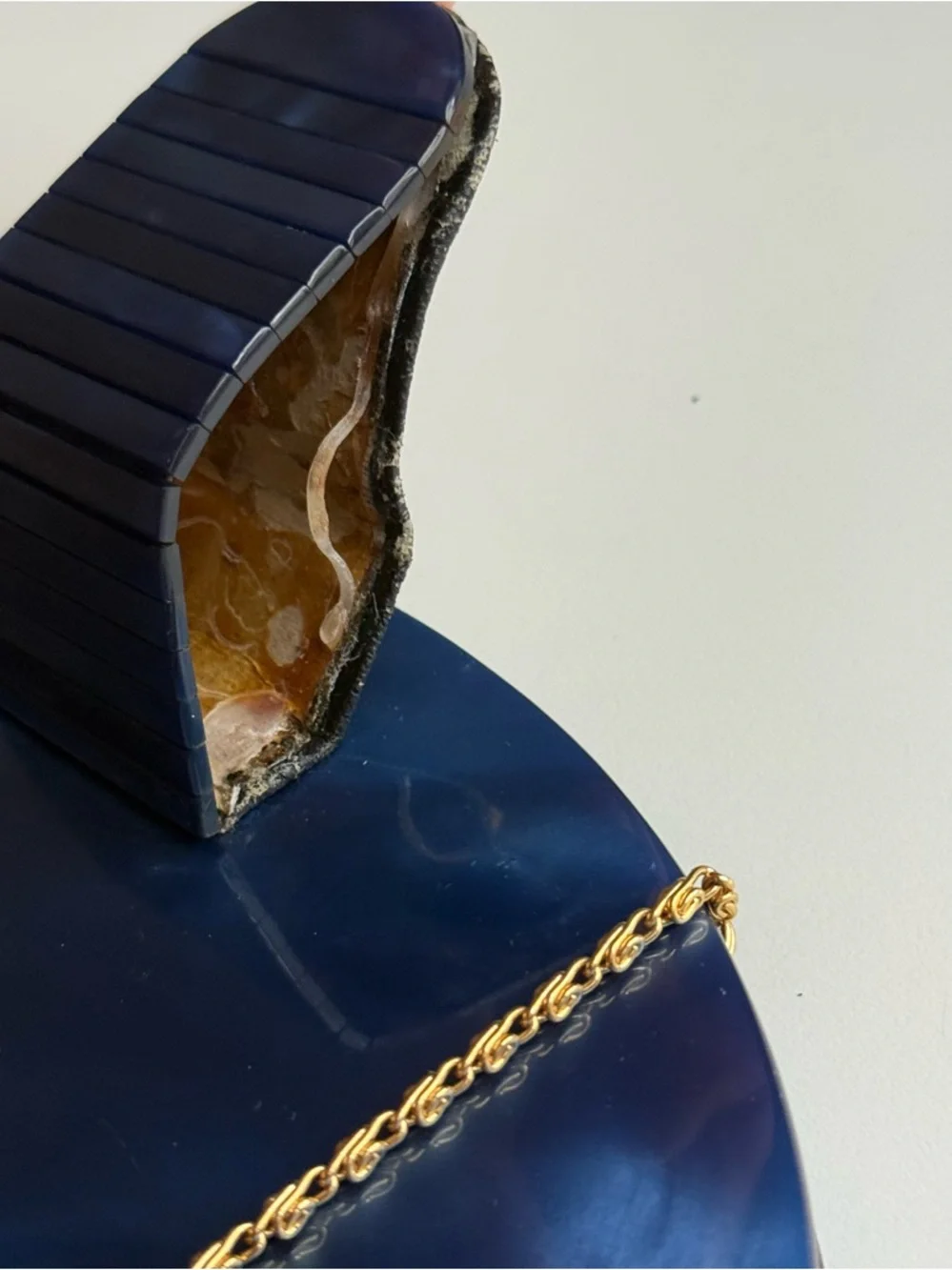 Vintage Lee Wee Hand Bag Unique Blue Marble Acrylic Half Moon Purse Gold Chain - Picture 8 of 16